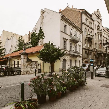 The Chapel - History, Tradition, Luxury Budapeste Exterior foto